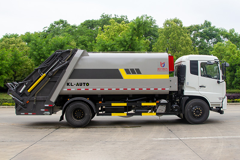 Dongfeng Tianjin 2023 Model Compactor Truck, 4,700 mm Wheelbase, 15 cubic meters