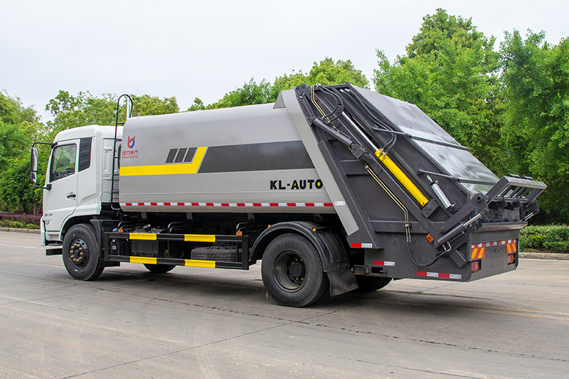 Dongfeng Tianjin 2023 Model Compactor Truck, 4,700 mm Wheelbase, 15 cubic meters