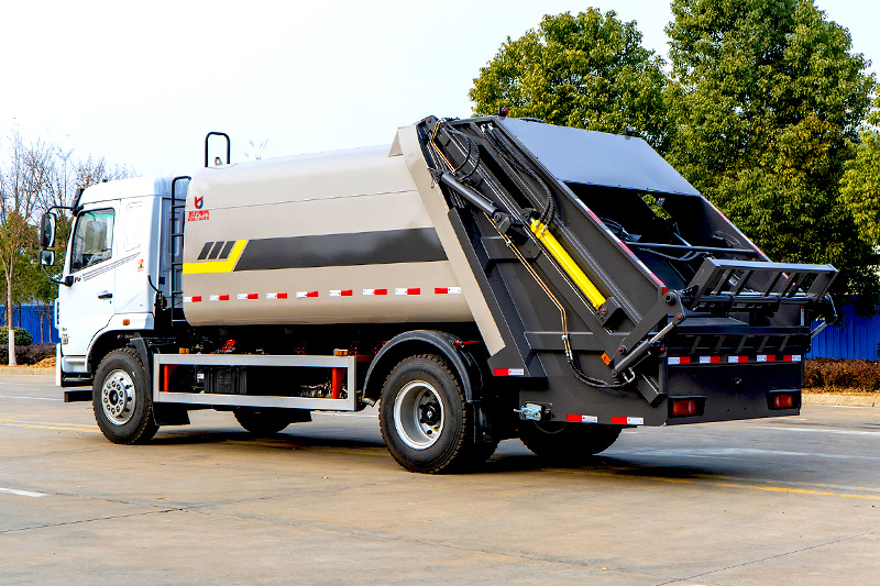 Dongfeng F5, 2023 Model Year Compactor Truck, 4,500 mm Wheelbase, 14 cubic meters