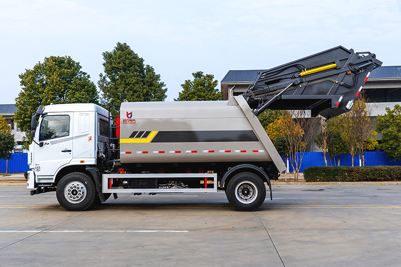 Dongfeng F5, 2023 Model Year Compactor Truck, 4,500 mm Wheelbase, 14 cubic meters