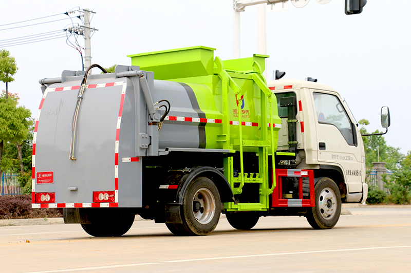 Foton Star 3 Light-Duty Truck: 3-Cubic-Meter Food Waste Collection Truck with Square Tank