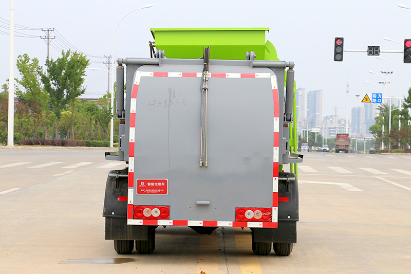 Foton Star 3 Light-Duty Truck: 3-Cubic-Meter Food Waste Collection Truck with Square Tank