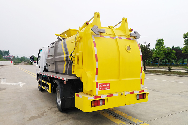 Isuzu Food Waste Collection Truck, 6-cubic-meter Tank