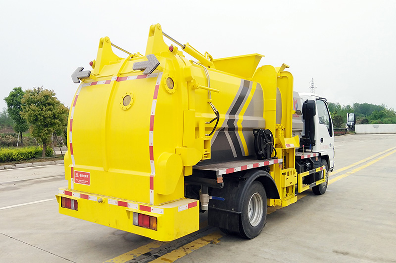 Isuzu Food Waste Collection Truck, 6-cubic-meter Tank