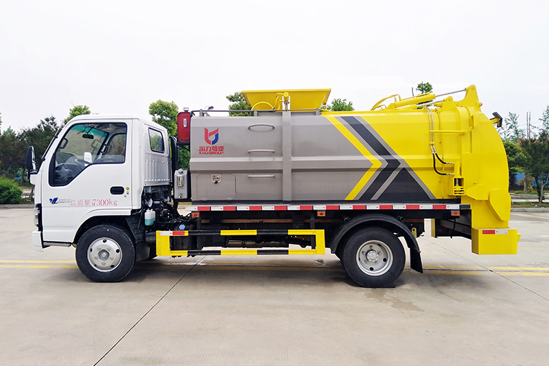 Isuzu Food Waste Collection Truck, 6-cubic-meter Tank