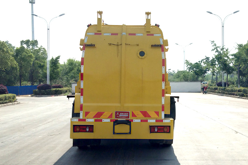 Dongfeng Tianjin Food Waste Collection Truck, 9.5-cubic-meter Tank