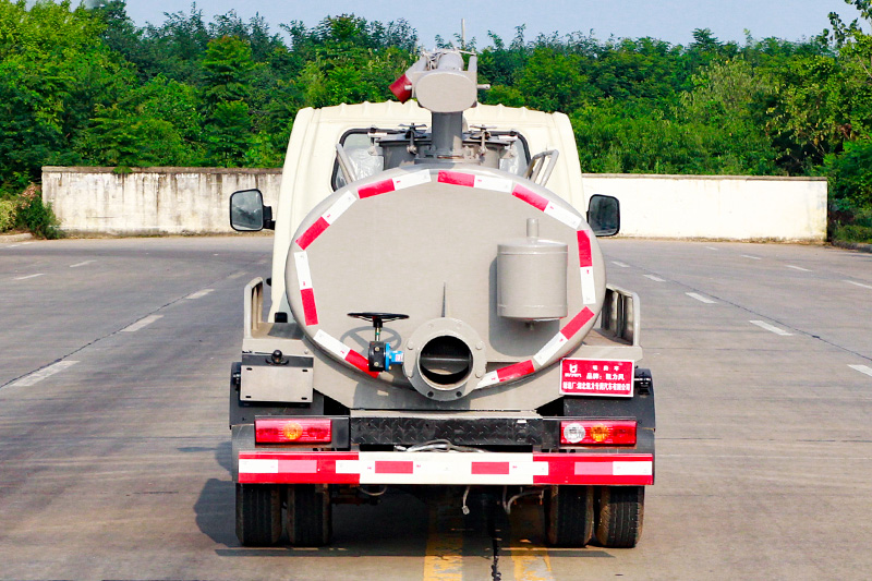 Foton Xiangling 2-cubic-meter Sewage Suction Truck