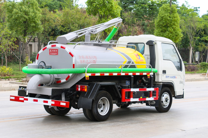 Foton Small Truck No. 2 Septic Tank Truck, 2.7 cubic meters
