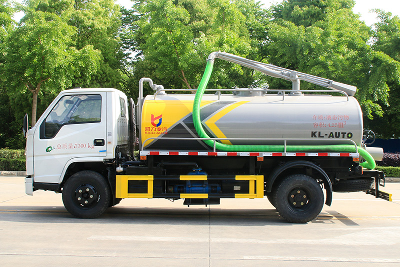 Jiangling Shunda 5-cubic-meter Sewage Suction Truck