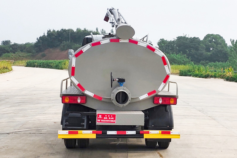 Dongfeng Huasheng F3 Septic Tank Truck, 5 cubic meters