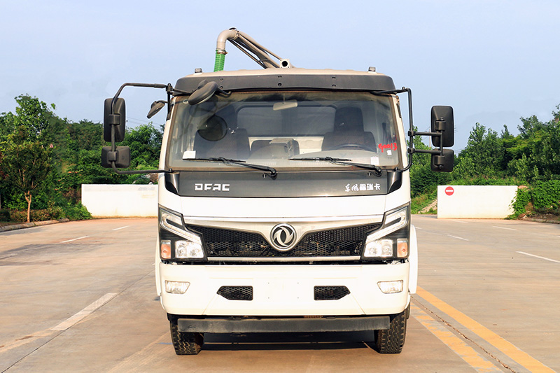 Dongfeng Dafurika Septic Tank Truck, 9.2 cubic meters