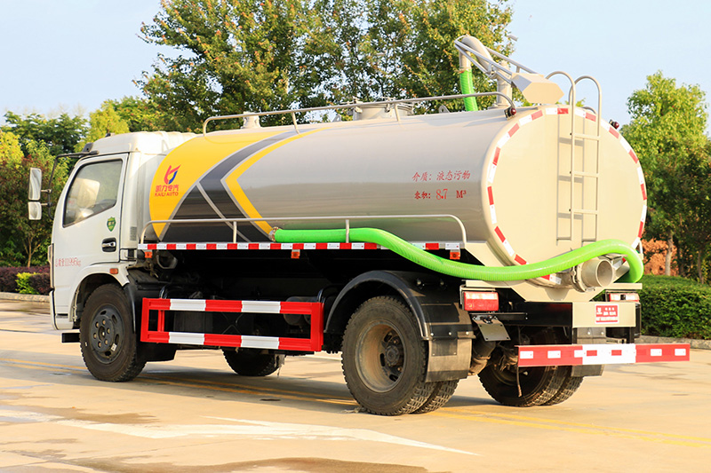 Dongfeng Dafurika Septic Tank Truck, 9.2 cubic meters
