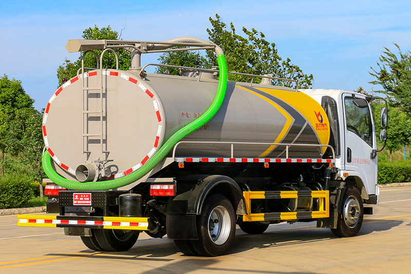Huashen T1 Septic Tank Truck, 9.6 cubic meters