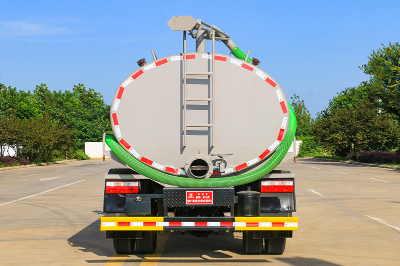 Huashen T1 Septic Tank Truck, 9.6 cubic meters