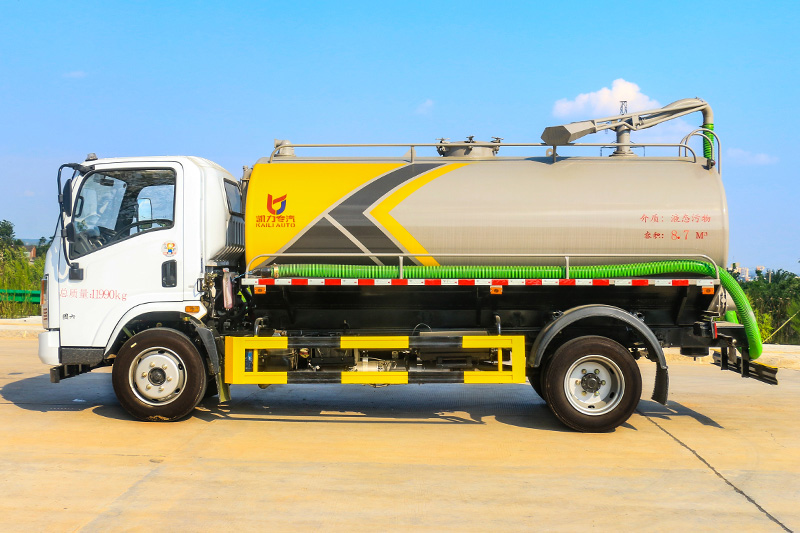 Dongfeng Huasheng T3 Septic Tank Truck, 9.6 cubic meters