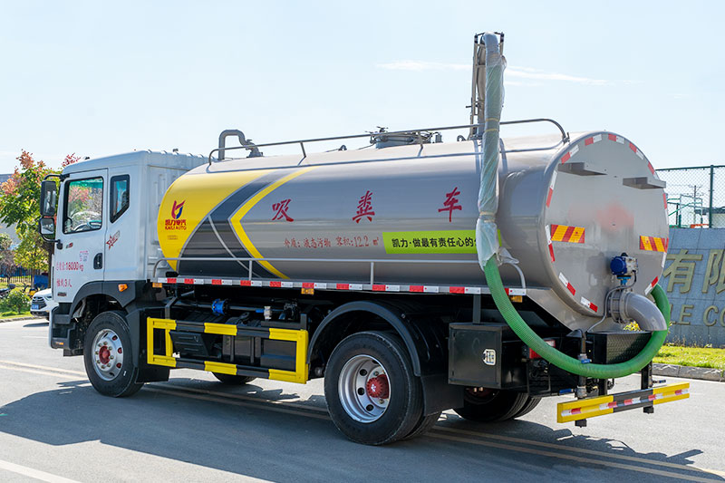 Dongfeng D9 Sewage Suction Truck, 13.5 cubic meters