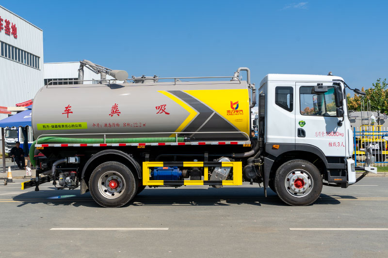 Dongfeng D9 Sewage Suction Truck, 13.5 cubic meters