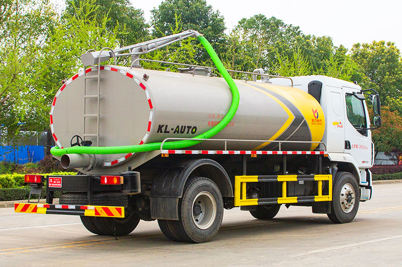 Liuzhou Automobile M3 Sewage Suction Truck, 14 cubic meters
