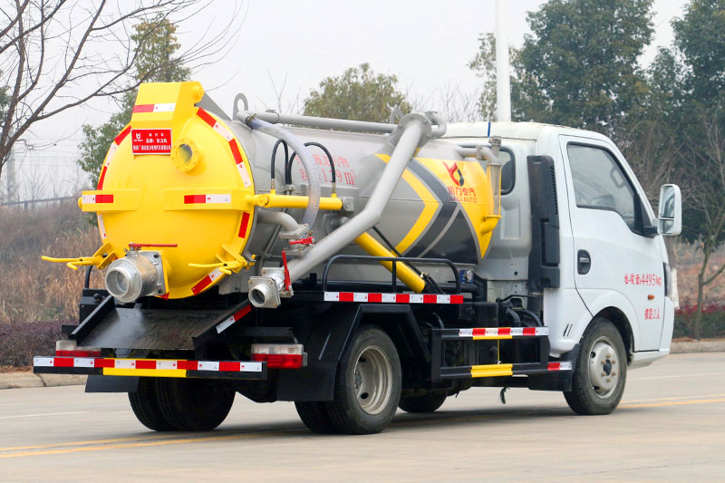 Dongfeng TuYi Sewage Suction Truck, 2 cubic meters