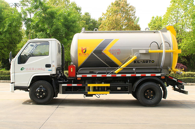 Jiangling Shunda 5-cubic-meter Vacuum Truck