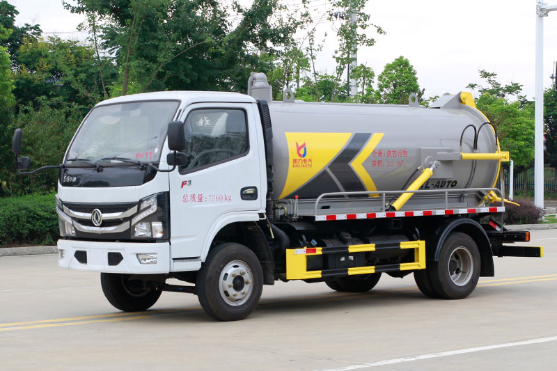 Dongfeng Huasheng F3  Sewage Suction Truck  4.5 cubic meters