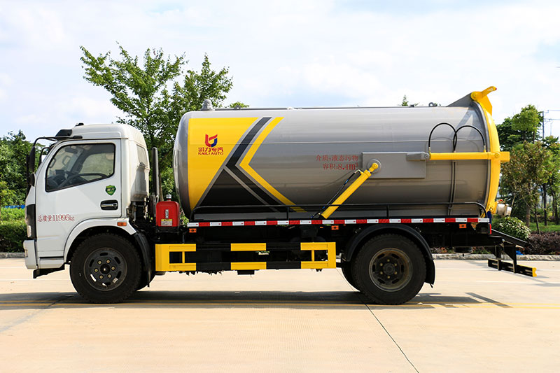 Dongfeng Dafurika 8-cubic-meter Vacuum Truck