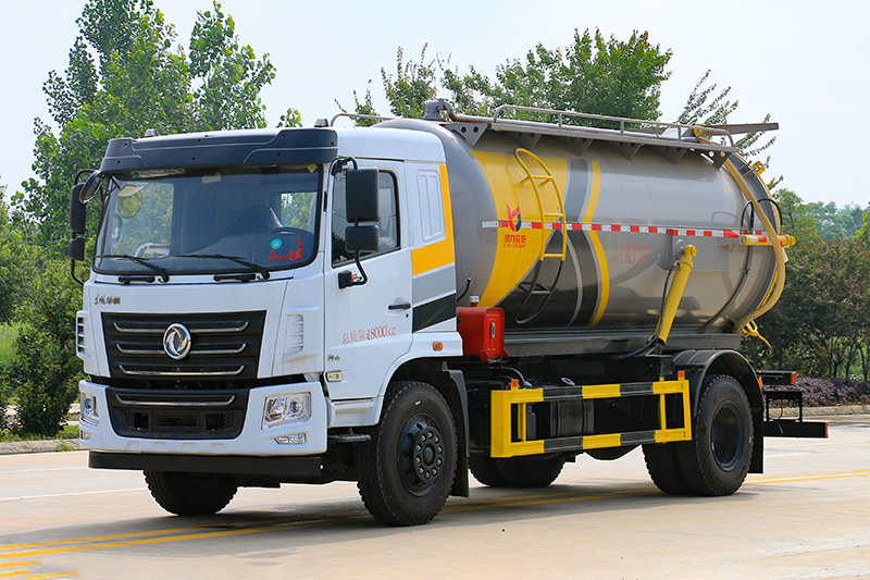 Dongfeng Huasheng KL5 Vacuum Truck, 13.5 cubic meters