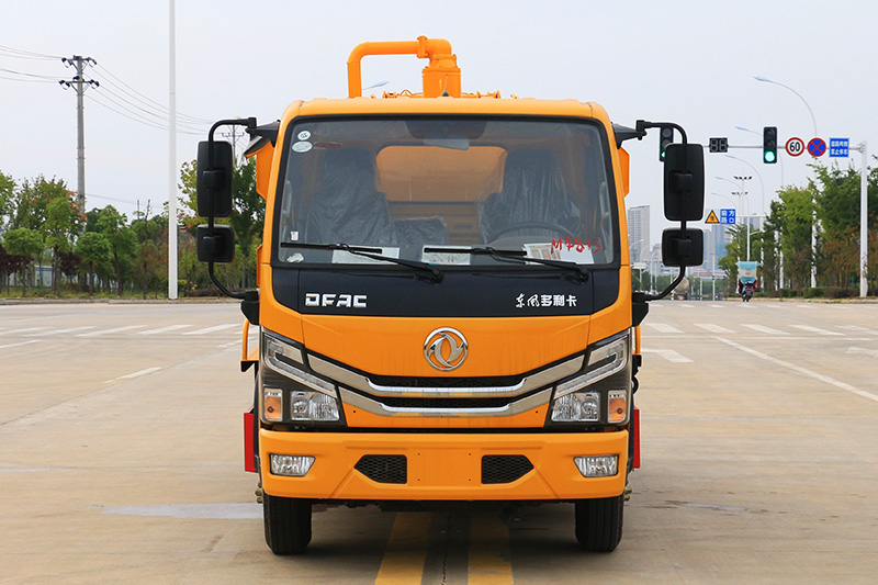 Dongfeng Xiaodolika Water Tank and Sewage Suction Truck (side-mounted water tank) – Blue Plate, 1.7-cubic-meter clean water tank, 3.8-cubic-meter sewage tank