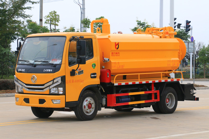 Dongfeng Xiaodolika Water Tank and Sewage Suction Truck (side-mounted water tank) – Blue Plate, 1.7-cubic-meter clean water tank, 3.8-cubic-meter sewage tank