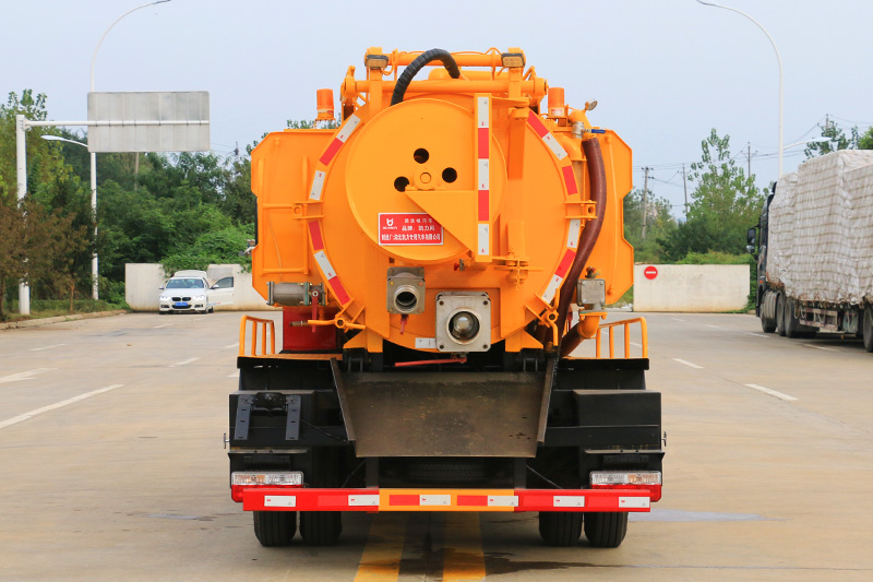 Dongfeng Xiaodolika Water Tank and Sewage Suction Truck (side-mounted water tank) – Blue Plate, 1.7-cubic-meter clean water tank, 3.8-cubic-meter sewage tank