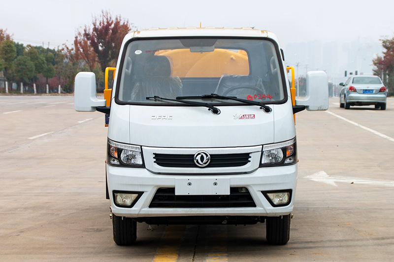 Dongfeng TuYi Cleaning and Vacuum Truck (Side-mounted Tank) (Blue Plate) 3.3 cubic meters