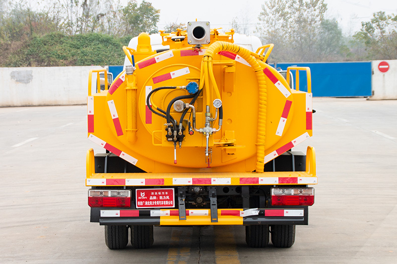 Dongfeng TuYi Cleaning and Vacuum Truck (Side-mounted Tank) (Blue Plate) 3.3 cubic meters