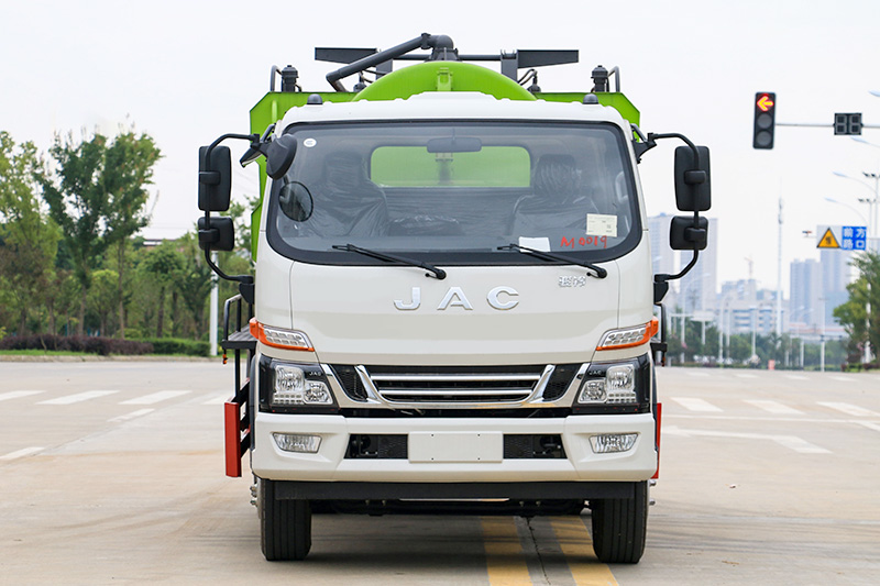 JAC Junling Cleaning and Sewage Suction Truck (Side-mounted Tank) with a 4-cubic-meter clean water tank and a 7-cubic-meter sewage tank