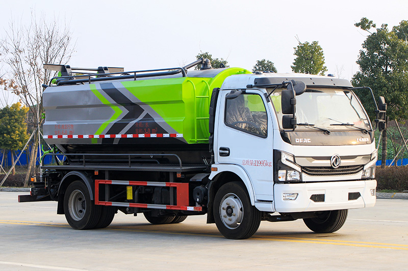 Dongfeng Daluika Cleaning and Sewage Suction Truck (Side-mounted Tank) 3-cubic-meter Fresh Water Tank, 7.5-cubic-meter Wastewater Tank