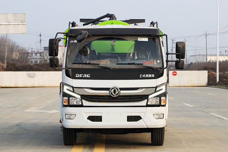 Dongfeng Daluika Cleaning and Sewage Suction Truck (Side-mounted Tank) 3-cubic-meter Fresh Water Tank, 7.5-cubic-meter Wastewater Tank