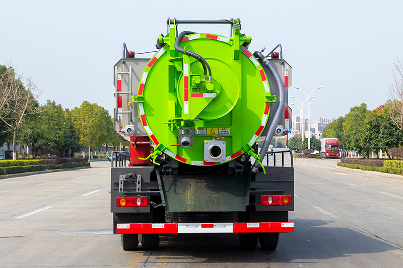 Dongfeng Huasheng T3 Vacuum Truck (Side-mounted Tank) with a 3.5-cubic-meter clean water tank and a 9.3-cubic-meter wastewater tank