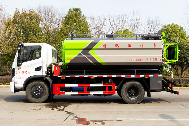 Dongfeng Huasheng T3 Vacuum Truck (Side-mounted Tank) with a 3.5-cubic-meter clean water tank and a 9.3-cubic-meter wastewater tank