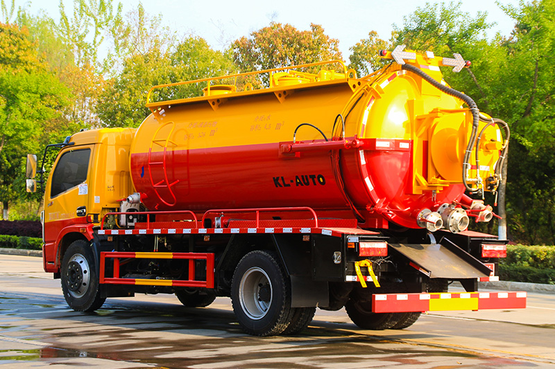 Dongfeng Dafurika Cleaning and Vacuum Truck (Integrated Tank) 7.5 cubic meters