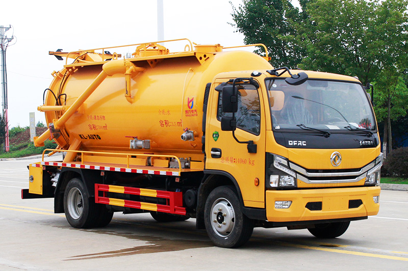 Dongfeng Dafurika Cleaning and Sewage Suction Truck (Integrated Tank) 10.5 cubic meters