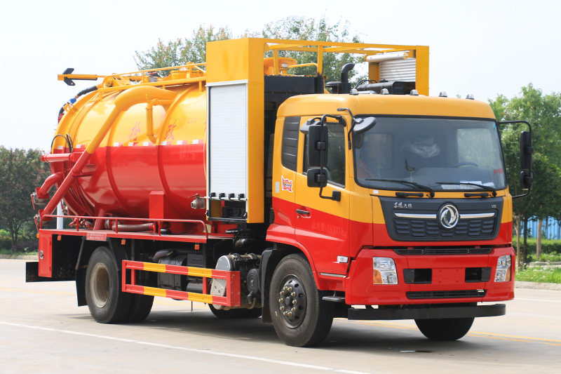 Dongfeng Tianjin Cleaning and Sewage Suction Truck (with auxiliary engine) (integrated tank) 15 cubic meters