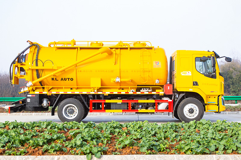 Dongfeng Liuzhou M3 Sewage Suction Truck (Integrated Tank) 15.8 cubic meters