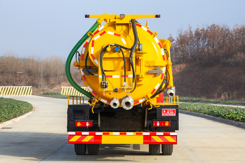 Dongfeng Liuzhou M3 Sewage Suction Truck (Integrated Tank) 15.8 cubic meters