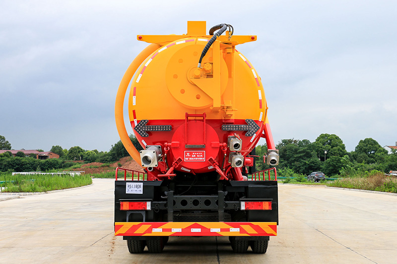 Dongfeng Tianlong Rear Twin-Axle Cleaning and Sewage Suction Truck (Integrated Tank) 21 cubic meters