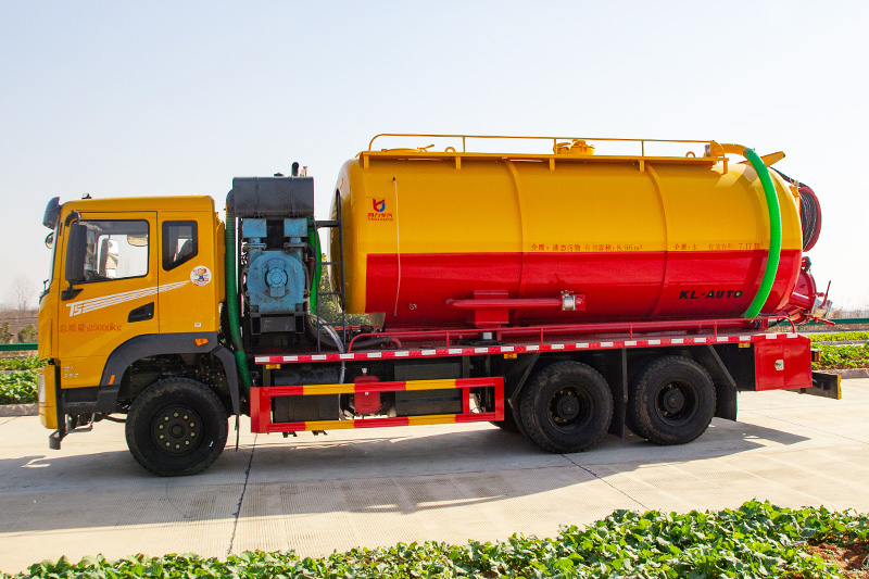 Dongfeng Huasheng T5 Cleaning and Sewage Suction Truck (Integrated Tank) with a 5-cubic-meter fresh water tank and a 16-cubic-meter sewage tank