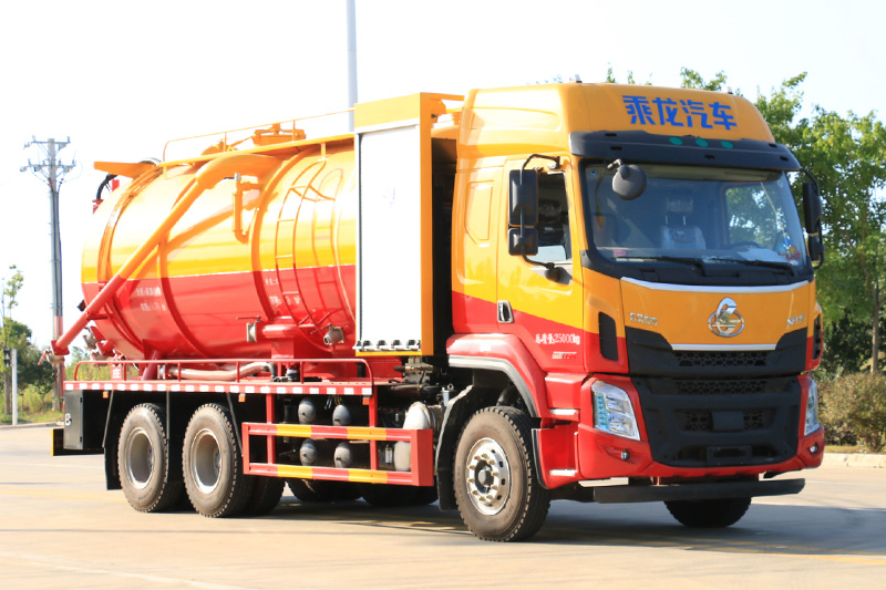 Dongfeng Liuzhou Automobile Rear Twin-Axle Wastewater Suction Truck (Integrated Tank) 21 cubic meters