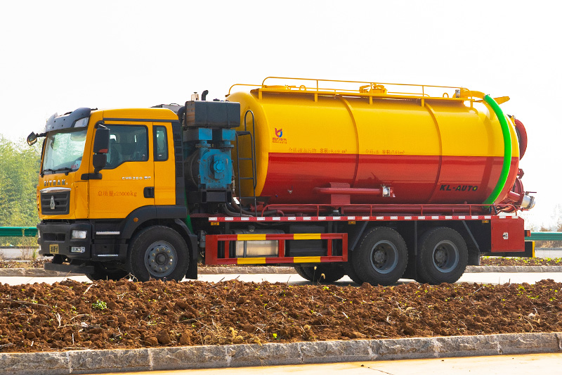 Sinotruk Shandong Heavy Duty Truck Rear Twin-Axle Vacuum Sewer Cleaning Truck (with Auxiliary Engine) (Integrated Tank) 21 cubic meters