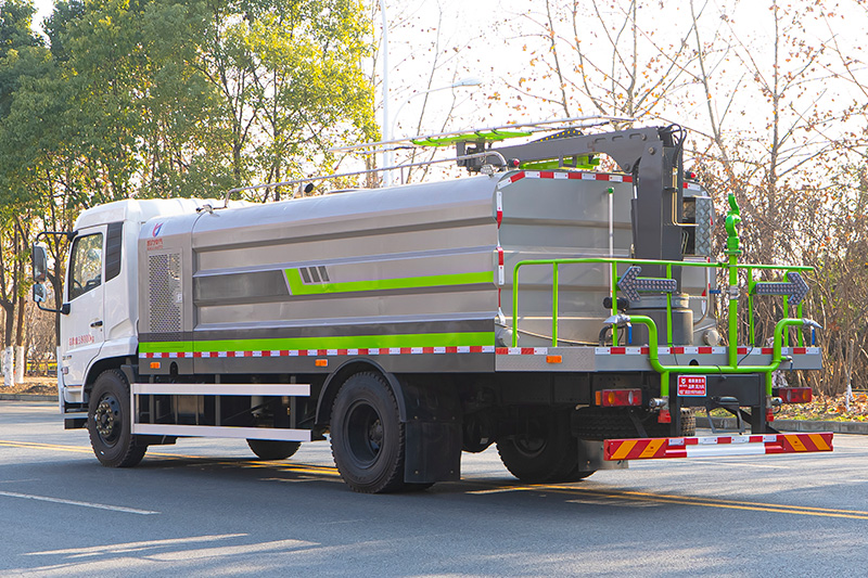 Kailifeng-Dongfeng Tianjin Solar Panel Cleaning Truck