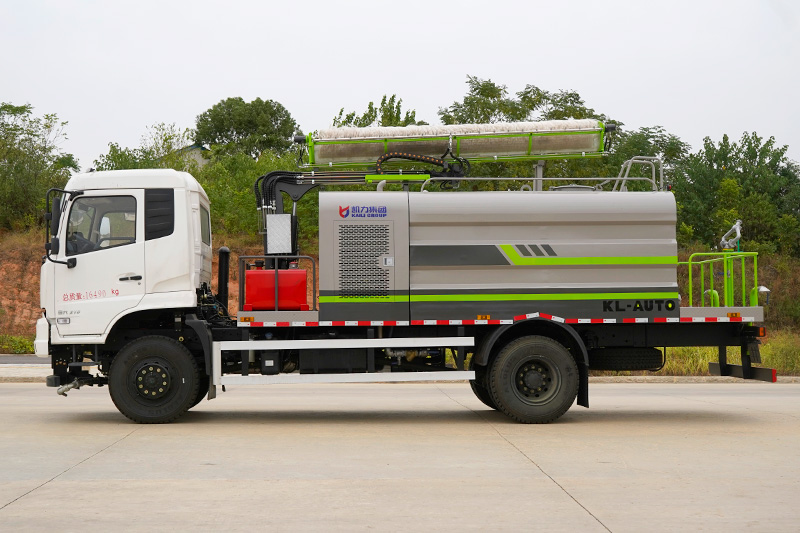 Kailifeng - Dongfeng Tianjin Four-Wheel-Drive Solar Panel Cleaning Truck