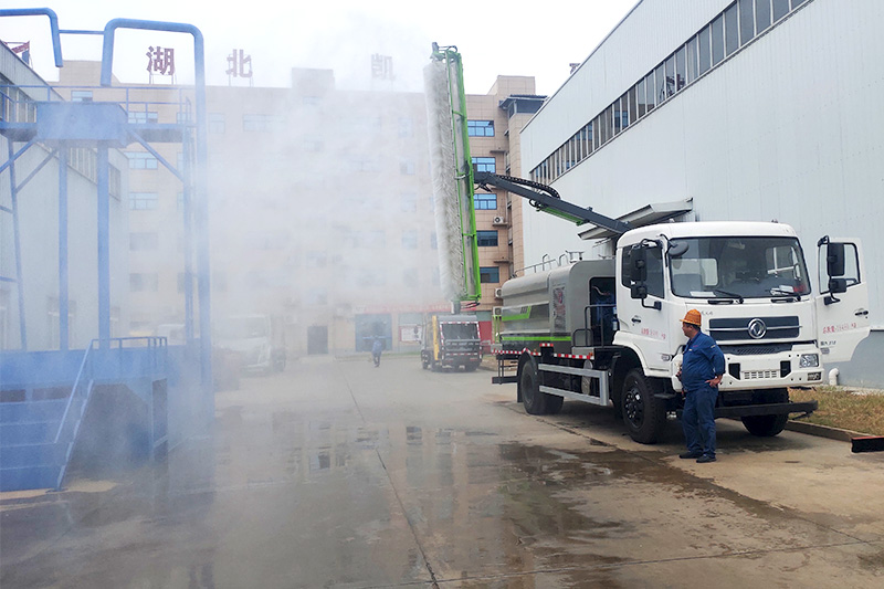 Kailifeng - Dongfeng Tianjin Four-Wheel-Drive Solar Panel Cleaning Truck