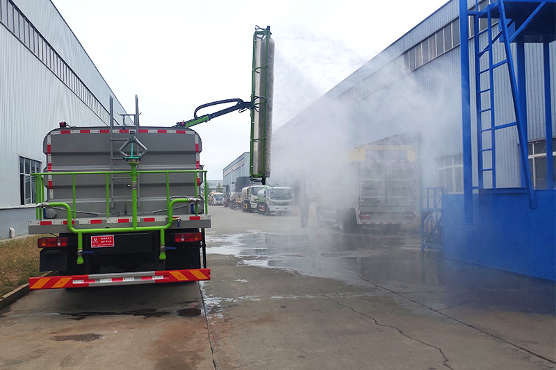 Kailifeng - Dongfeng Tianjin Four-Wheel-Drive Solar Panel Cleaning Truck